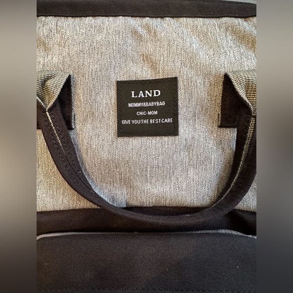 NWOT Land Diaper Bag Grey and Black - Picture 4 of 12